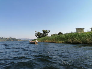 Eine Bootsfahrt auf dem Lake Bunyonyi gehört zu einer unvergesslichen Uganda Reise dazu