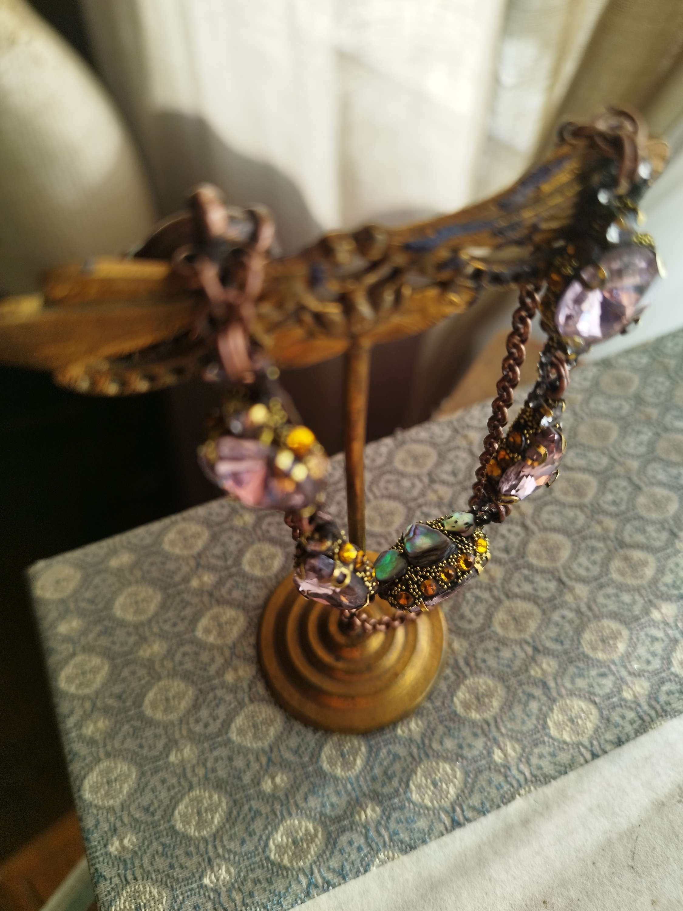 Secret Garden bracelet and necklace, "Eaux de Roses", crystals and mother-of-pearl