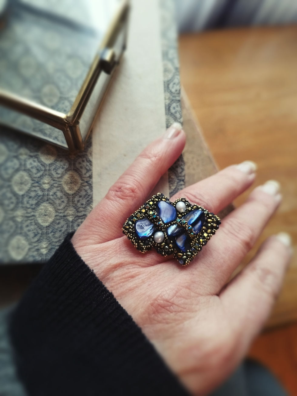 Thumbnail: Secret Garden Ring, "Toi&Moi" Blue, crystals and mother-of-pearl