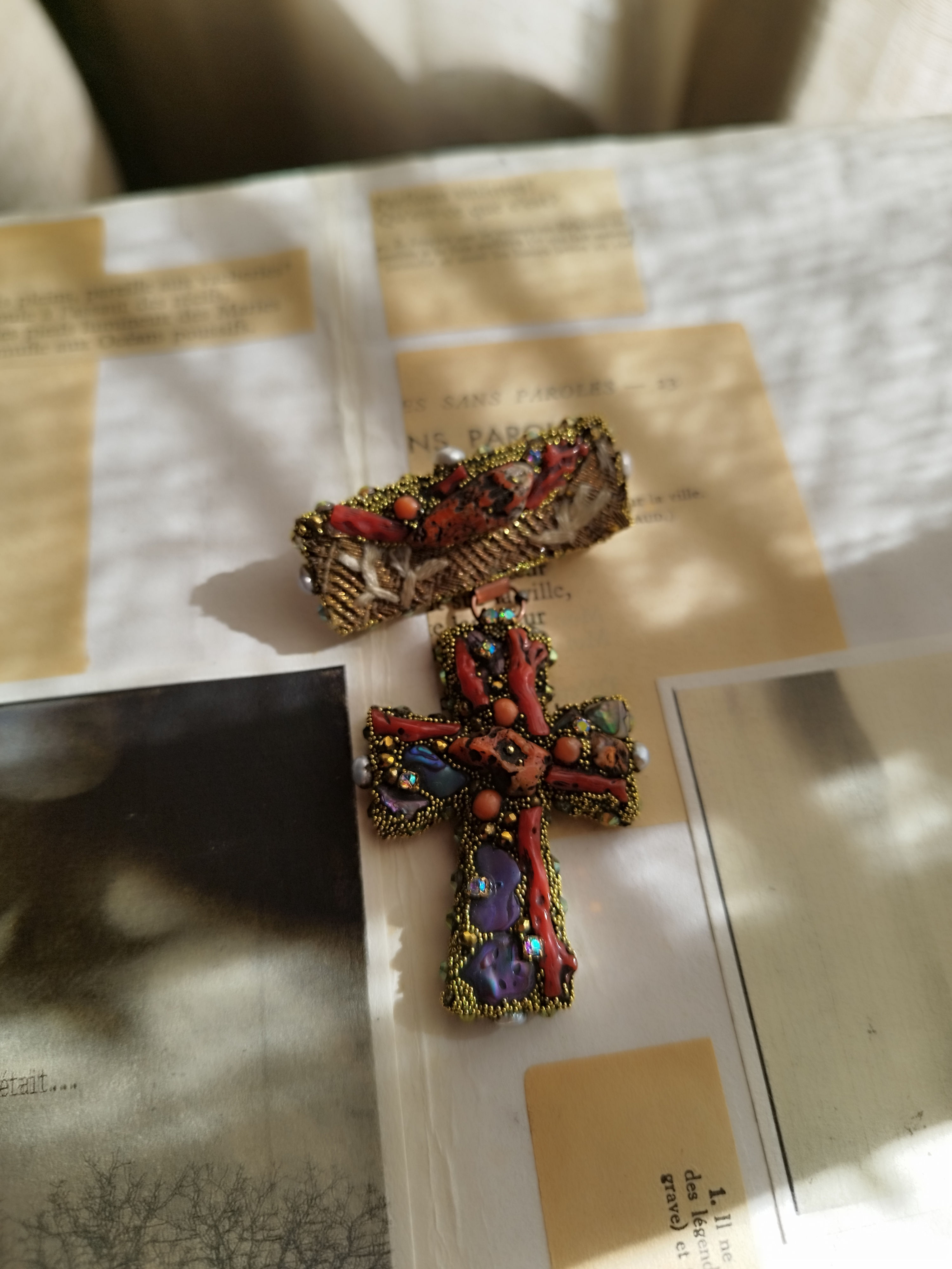 Broche Racines, "A la Croisée"