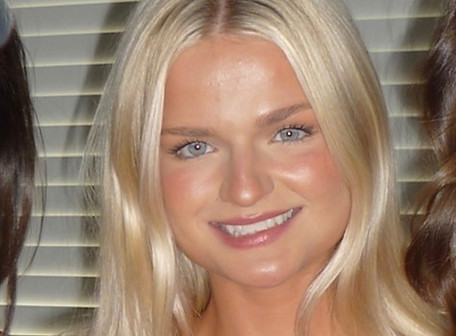 Olivia Feldhaus.jpeg