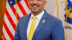 Periodista de los periódicos Hoy y El Nacional, pone libro en circulación