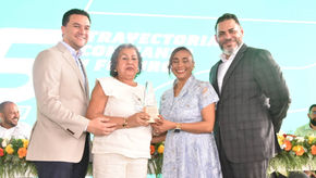 Instituciones del sector económico y empresarial resaltan solidez de Coopunión al festejar 25 aniversarios.