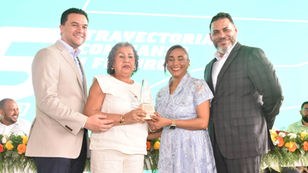 Instituciones del sector económico y empresarial resaltan solidez de Coopunión al festejar 25 aniversarios.