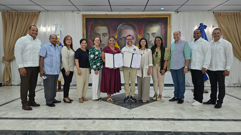 Alcaldía de Salcedo reconoce delegación encabezada por Senador por el Estado de New York, Luis Sepúlveda y ex asambleísta Diana Reyna