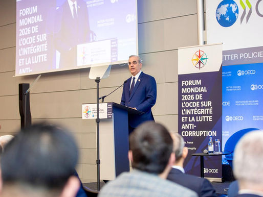 Reitera en París compromiso de seguir lucha contra corrupción