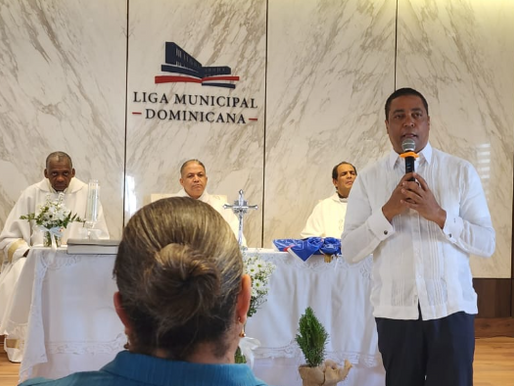 Víctor D Aza, la iglesia y su posible precandidatura presidencial
