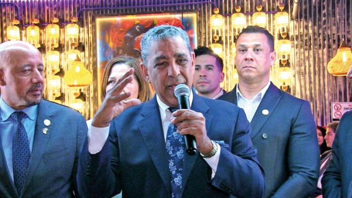 Alcalde de Lawrence, llama a dominicanos tanto en los Estados Unidos como en su país de origen, a “nacionalizar sentimientos” sus a favor de Congresista Adriano Espaillat