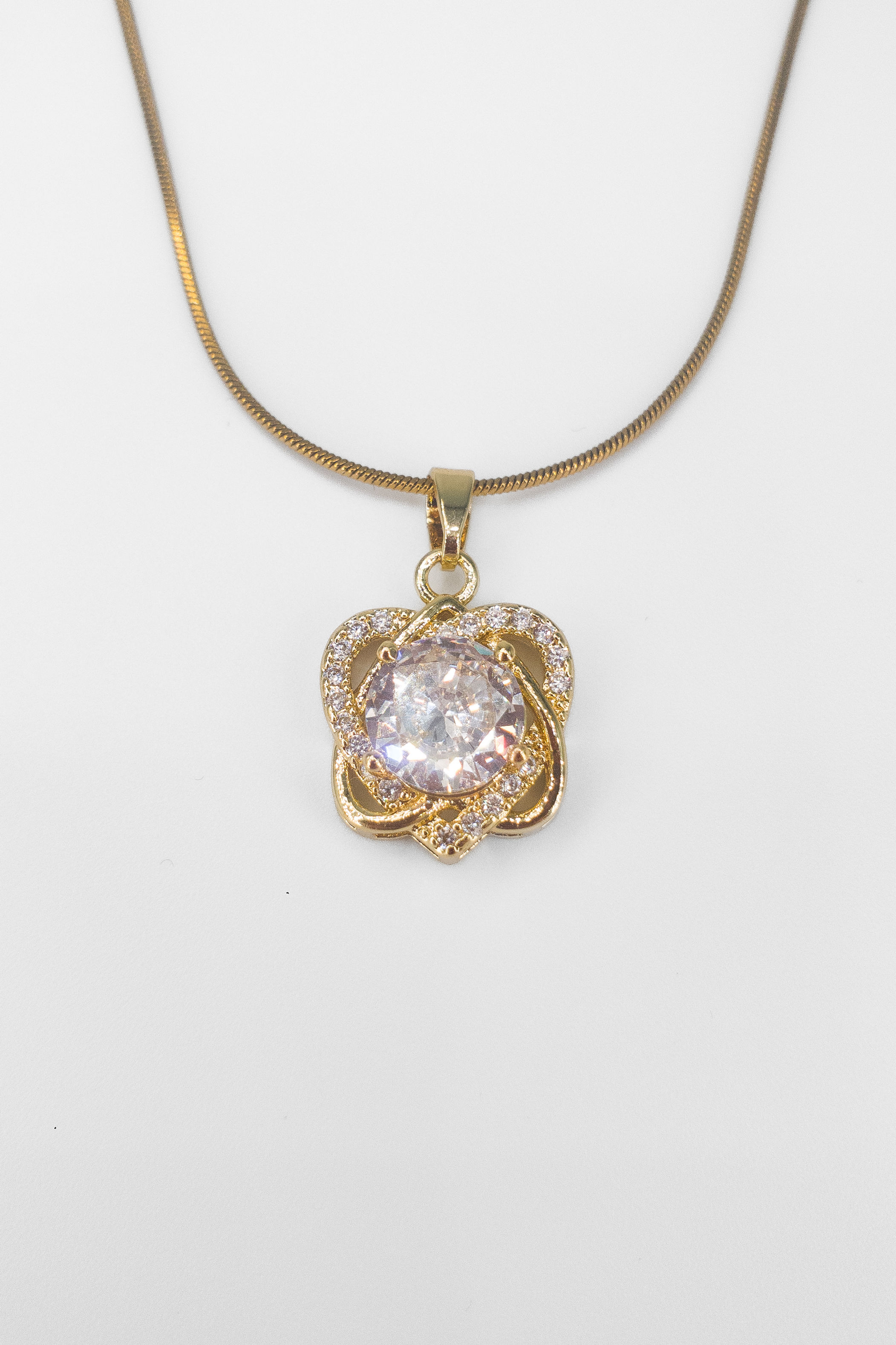 Kristal Tek Taşlı Çift Kalpli Kadın Kolye – Zirkonyum Süslemeler