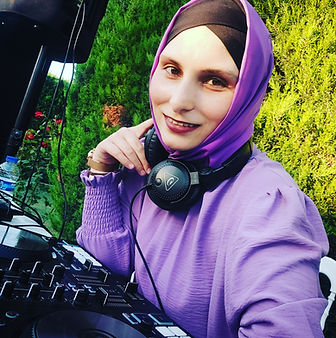 Denizli kadın dj, Esra İlhan