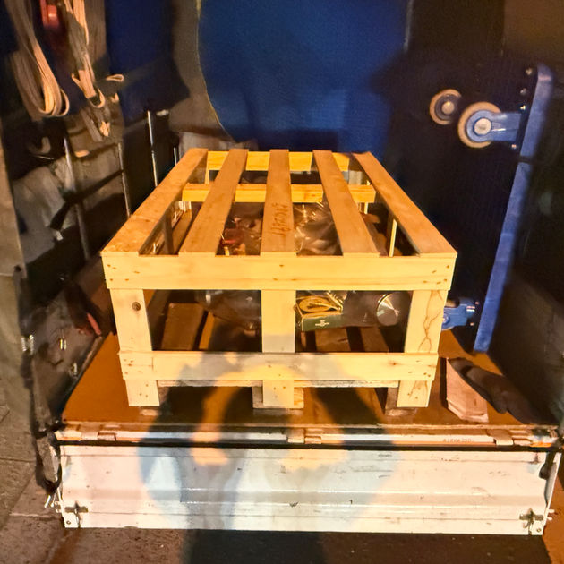 東京から大阪・名古屋・京都・九州・北海道へ当日配送｜赤帽の長距離緊急チャーター便とは？料金・時間・仕組みを解説