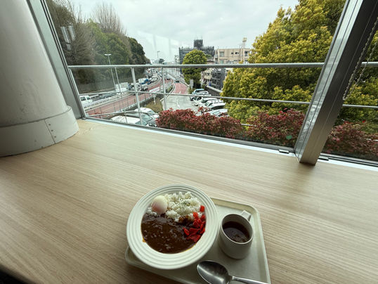 日曜の夕方に電話が鳴った。「明日の朝6時までに長野の工場へ」｜赤帽ドライバーのリアルな1日