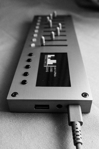 MONOLIT | light reft