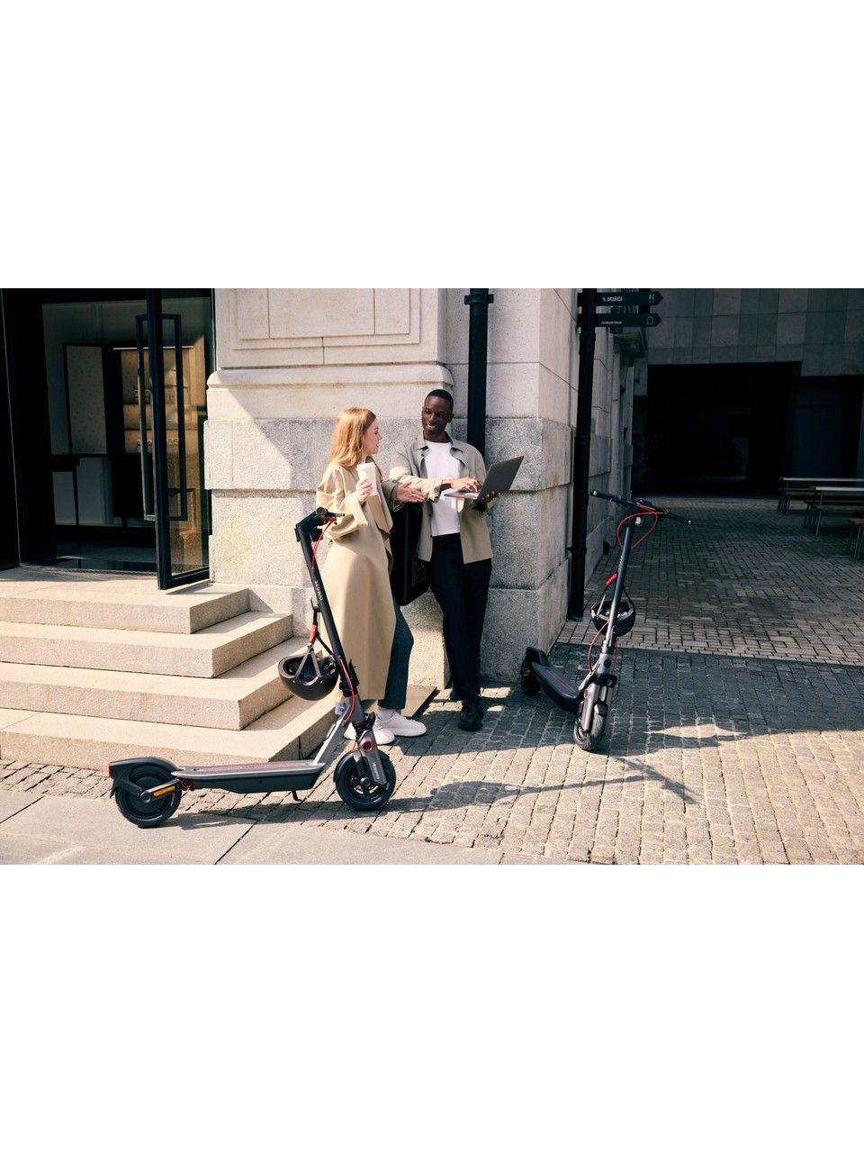 Küçük resim: Segway F3 Pro Elektrikli Scooter