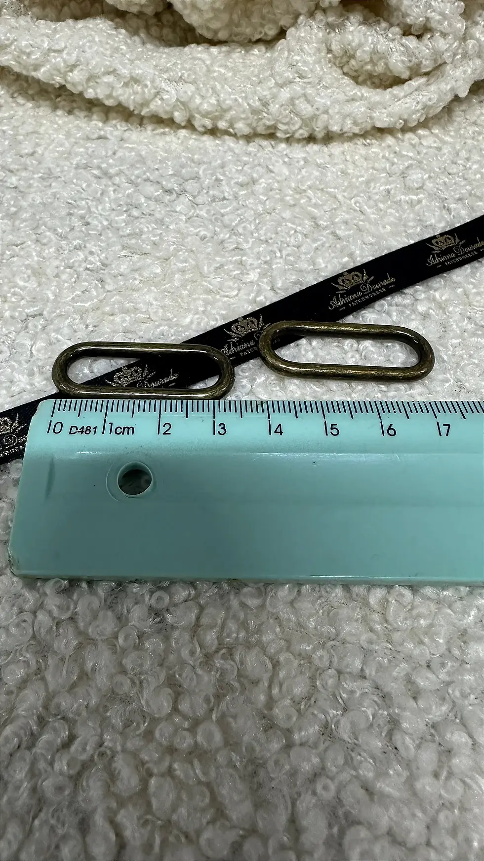 Passante baixo 3cm ouro velho verniz - 2 unidades 