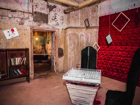 Portable escape game as the heart of the room: how to create a budget escape room with minimal investment