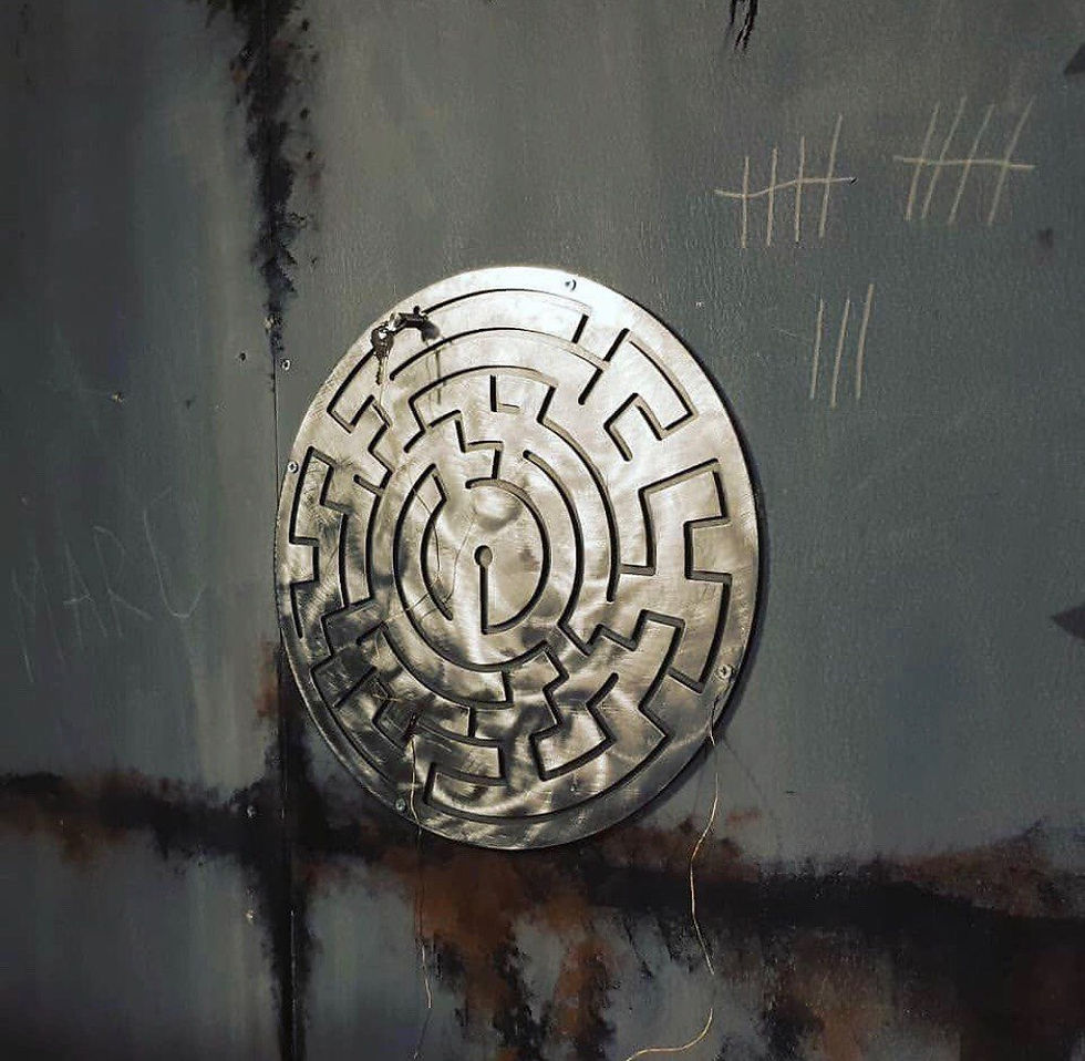 Thumbnail: Metal maze escape room item