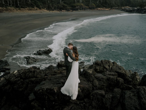 Rainy Ucluelet & Tofino wedding