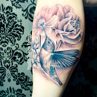 TATTOO FLORAL BEIJA FLOR.jpg