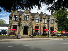 A Pint-Sized History of British Pubs – With a Sneyd Twist
