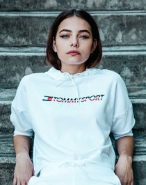 TOMMY SPORT
ESSENTIALS