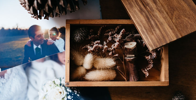 A complete wedding photo shot list covering the getting-ready, ceremony, portrait, and reception moments most couples want captured on their wedding day.