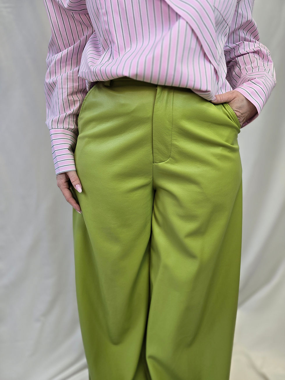 Miniature : Pantalon Barrel en cuir eco
