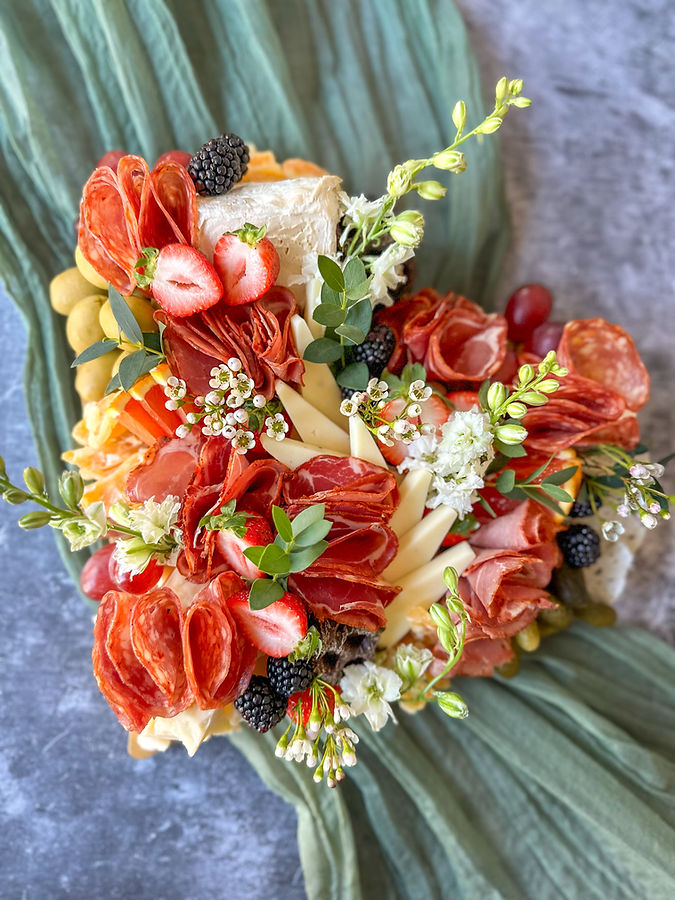 Round Charcuterie Arrangement 2