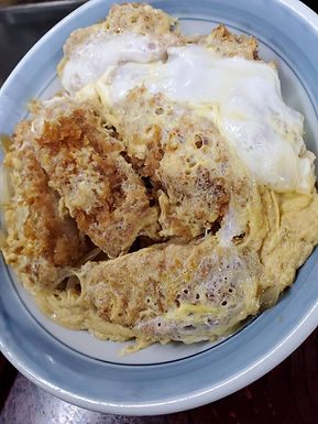 ☆出前☆
○冷そば・うどん
もり* 660
ざる* 770
おろし* 1000
納豆* 1080
とろろ* 1080
なめこおろし* 1080
山かけ納豆* 1080
野菜天* 1400
えび天* 1400
鴨南ばん* 1400
冷やしたぬき* 970
冷やしきつね* 970
冷やし月見* 970
冷やし月見むじな* 1050
冷やし揚げもち* 1050
サラダ* 1050
そうめん 970
○温 そば・うどん
かけ 610
たぬき 660
きつね 660
むじな 720
玉子とじ 770
月見 770
おかめ 890
ちから 890
あんかけ 890
かき玉 890
肉南ばん 950
カレー南ばん 950
かきもち 910
山かけ 910
おろし 910
なめこおろし 910
山菜 910
納豆 910
野菜あんかけ 910
にゅうめん 910
鴨南ばん 1180
鶏南ばん 1180
親子南ばん 1290
天とじ 1290
野菜天 1400
えび天 1400
○鍋
なべ焼きうどん 1240
上なべ焼きうどん 1550
けんちんうどん 1240
すきやきうどん 1240
なめこ雑炊 1240
とり雑炊 1240
○丼
玉子丼* 890
カレー丼* 910
親子丼* 970
焼肉丼* 1080
すきやき丼* 1080
ロースカツ丼* 1180
ヒレカツ丼* 1560
野菜天丼* 1240
えび天丼* 1240
ミックス天丼* 1240
カツライス* 1240
カツカレー* 1240
カレーライス* 910
ハヤシライス* 910
○おかず
ポテトサラダ* 480
わかめサラダ* 640
玉子焼き* 540
納豆オムレツ* 750
とり唐揚げ* 740
たこ唐揚げ* 750
げそ唐揚げ* 750
もつ煮 750
肉豆腐 750
ロースカツ皿* 970
ヒレカツ皿* 1290
天ぷら盛り合わせ * 1780
(えび天×3野菜天×8)
☆お持ち帰り☆
*印のメニューは、お持ち帰りいただけます。