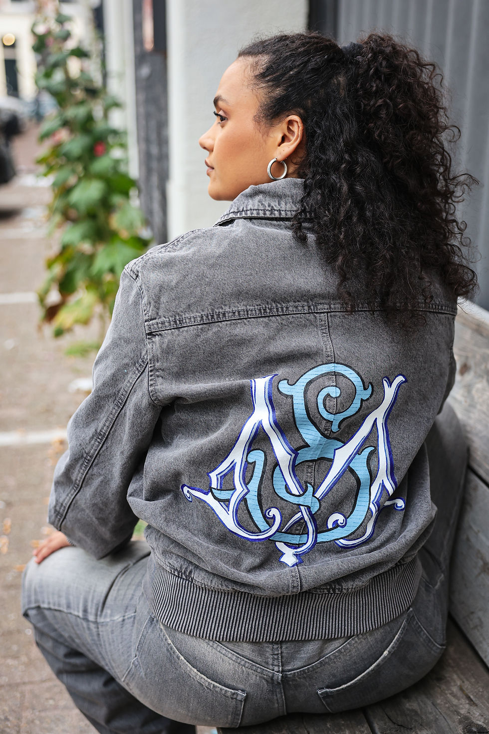 Medium Design on Top