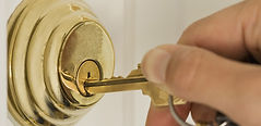 563-5-how-choose-deadbolt-lock-door-1.jp