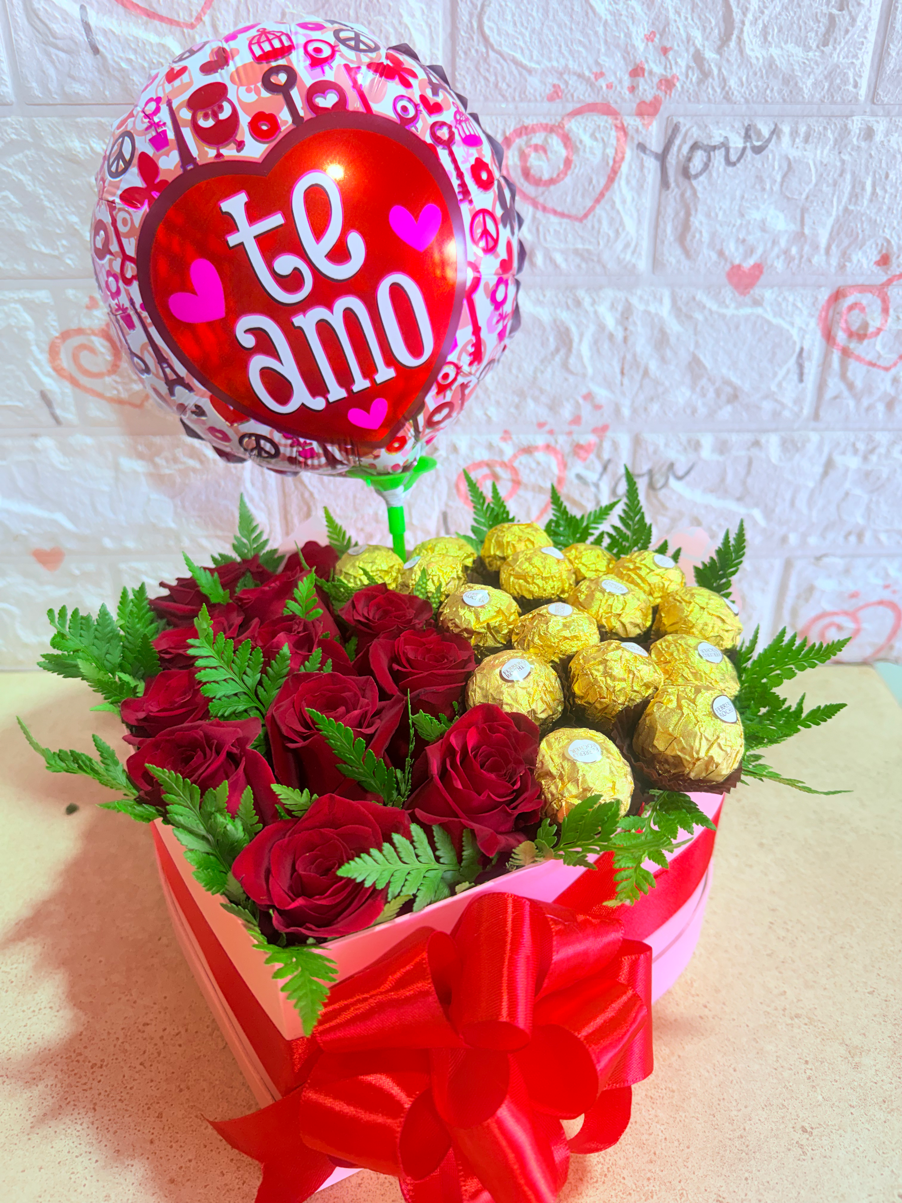 Código F20 (12 rosas + 15 Ferrero)