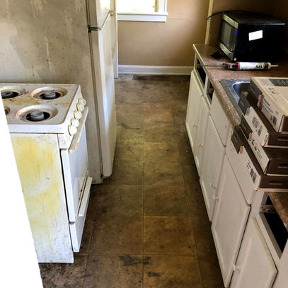 5345 Kitchen Old.jpg