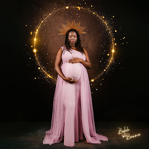 Femme enceinte en Séance Grossesse près de Bordeaux