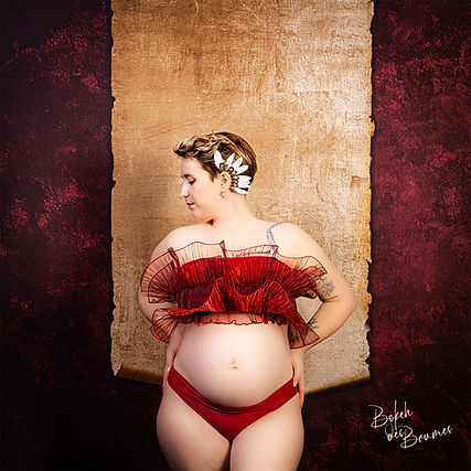 Femme en Shooting Grossesse près de Bordeaux