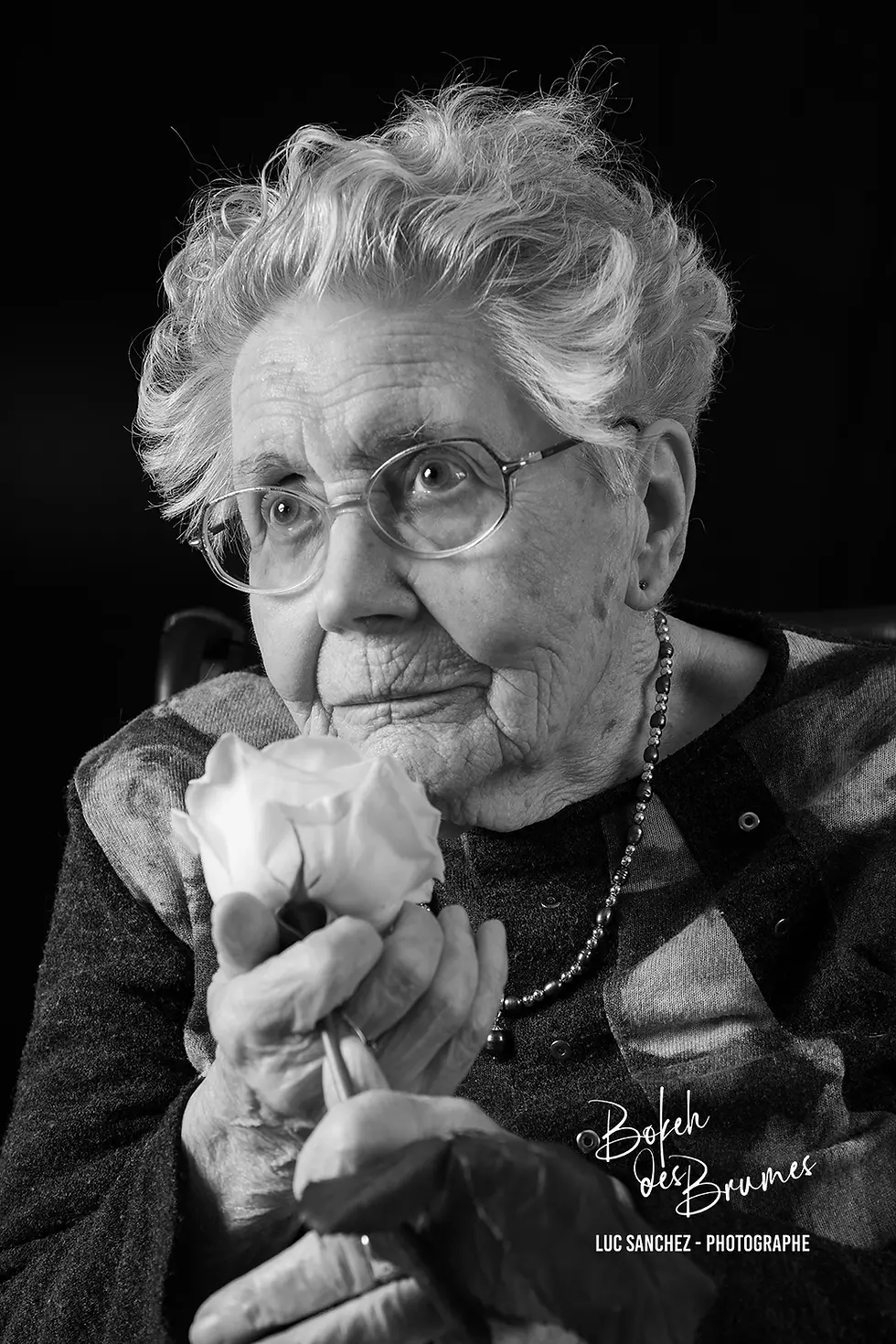 Femme sénior en EHPAD à Léognan