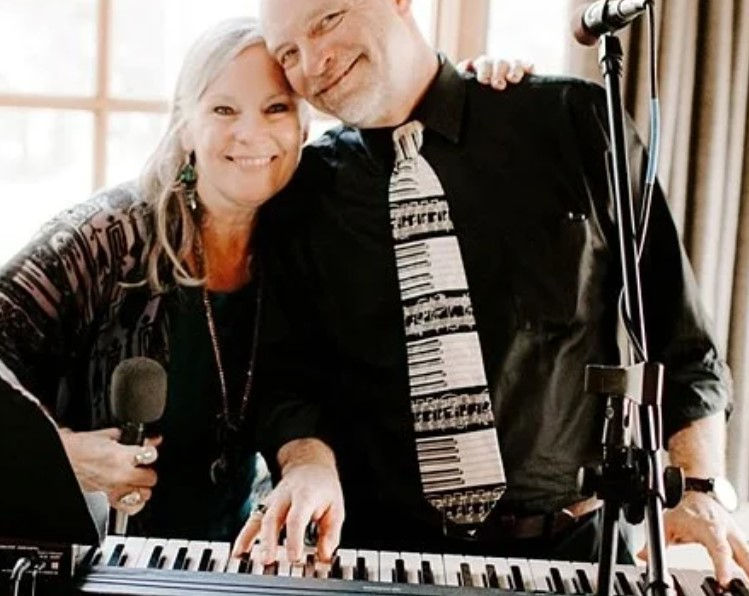 Live at the Vineyard: Reno & Cindy
