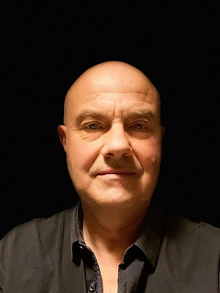 Dr Emmanuel Gonzalez