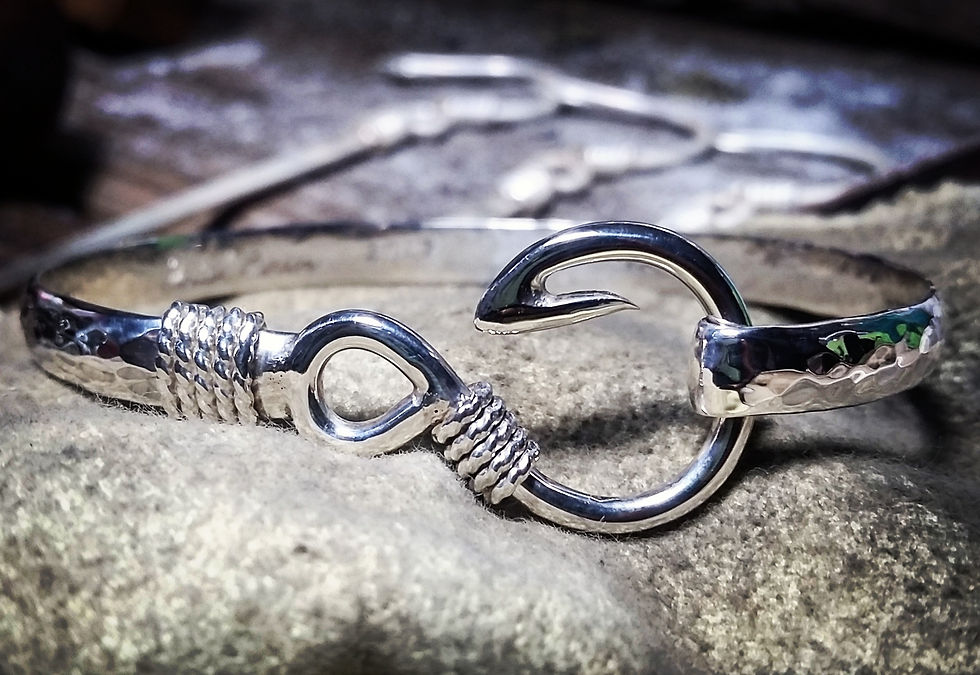 Thumbnail: Fish Hook Bangle