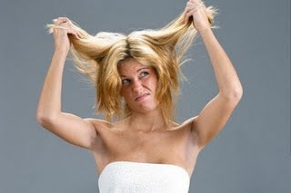 10 MOTIVOS PELOS QUAIS O SEU CABELO NÃO CRESCE
