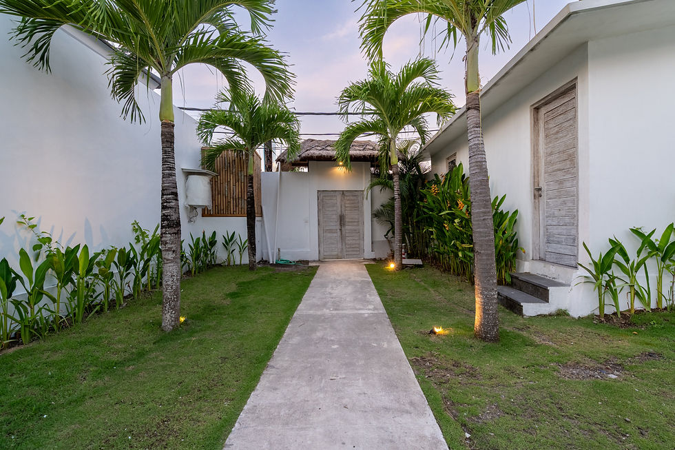 Shared entrance and pool (3).jpg