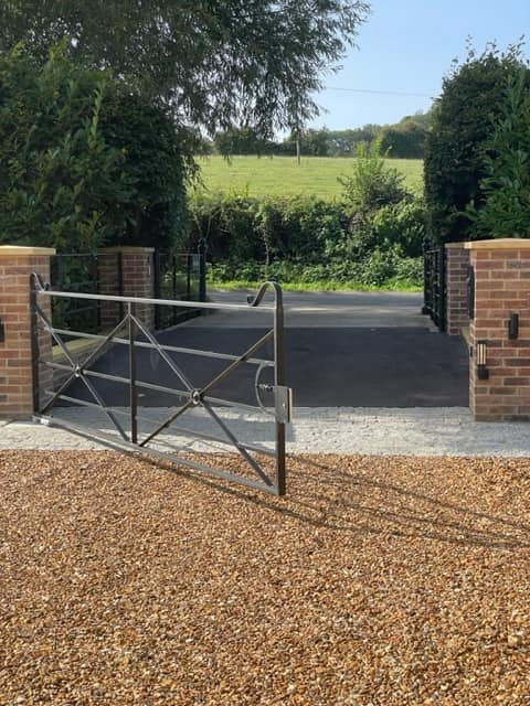 pjnewberylandscaping-metal-gates