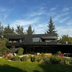 Hotels-Models14015 2_edit_new 2.jpg