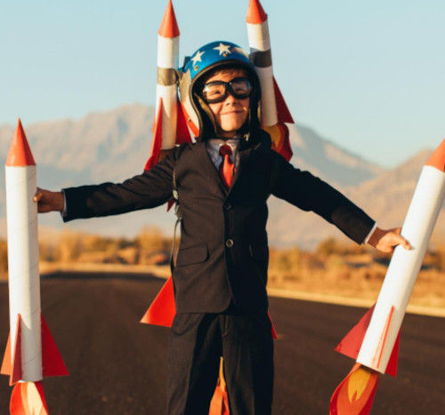 Junge als Rakentenmensch