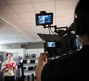 Kameramann Robert Quante bei der Produktion eines Werbefilms