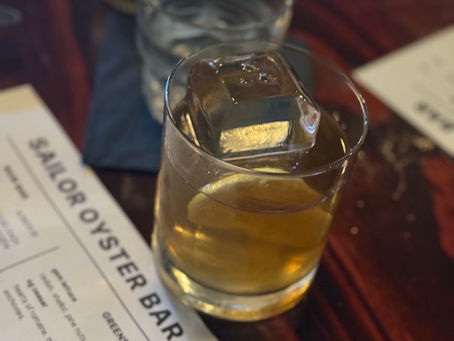 Sailor Oyster Bar: Drinks and Food for the seafood lovers