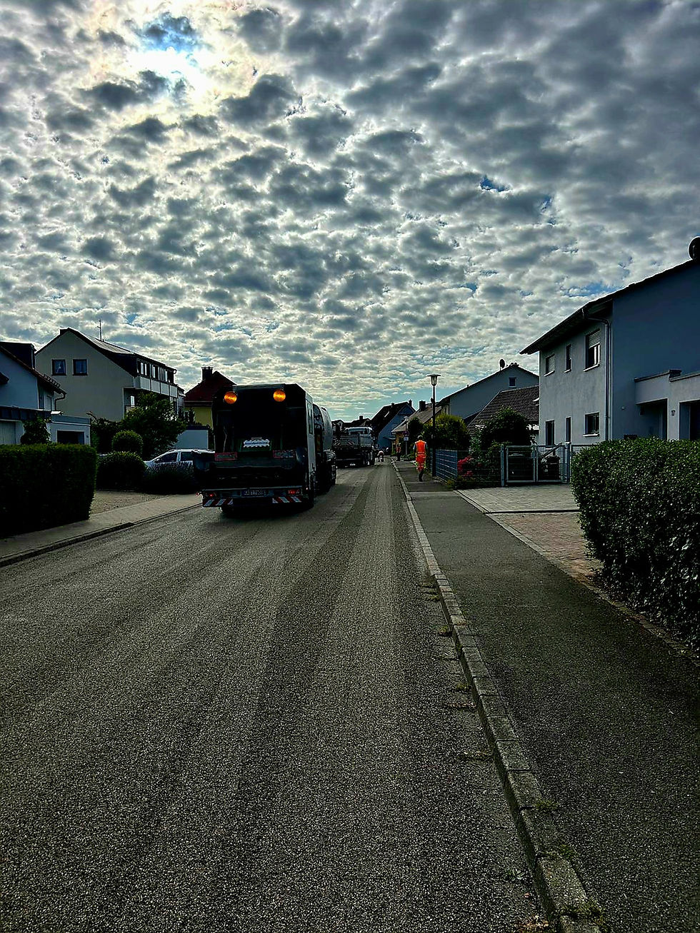 #STMpacktan #BaustellenPower #Gunzenhausen #TeamSTM #StraßenbauMitHerz #VariozugImDauerbetrieb