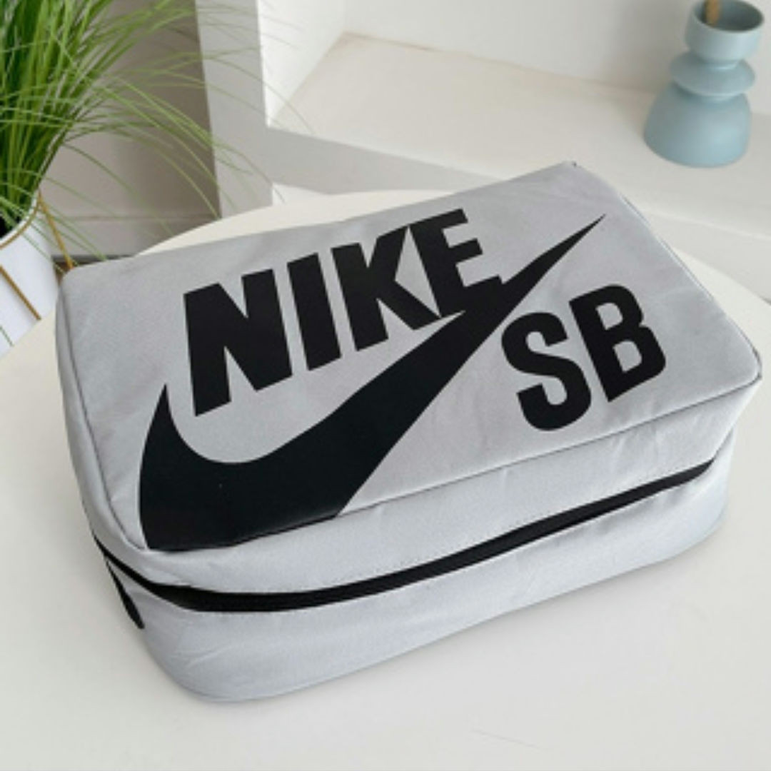 SACOCHE CRAMPONS NIKE - Réf. 027