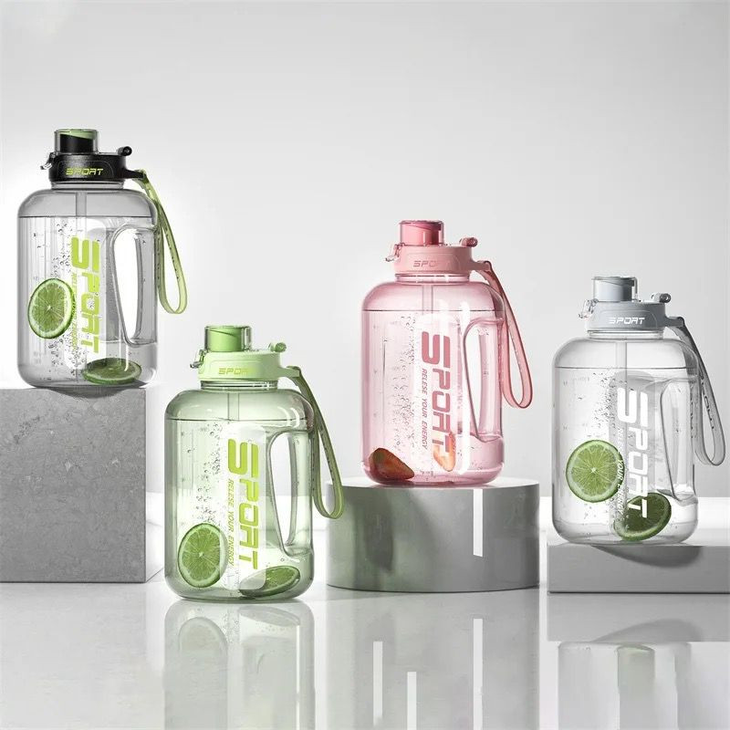 Bouteille d'eau / 2,4 Litres résistant aux chocs, aux fuites