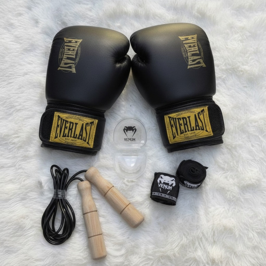 Pack boxe gants Everlast noir et or, protège-dents, bandes Venum et corde